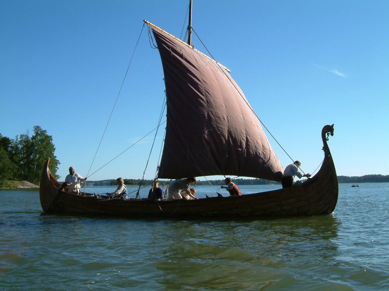Vikingskipet Mjøsen Lange utenfor Helsinki i 2003